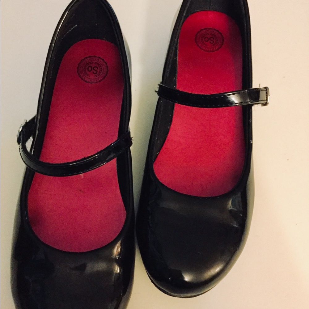 Black wedges w/pink inner